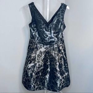 Jessica Howard Silver & Black Brocade Cocktail Dress Size 14